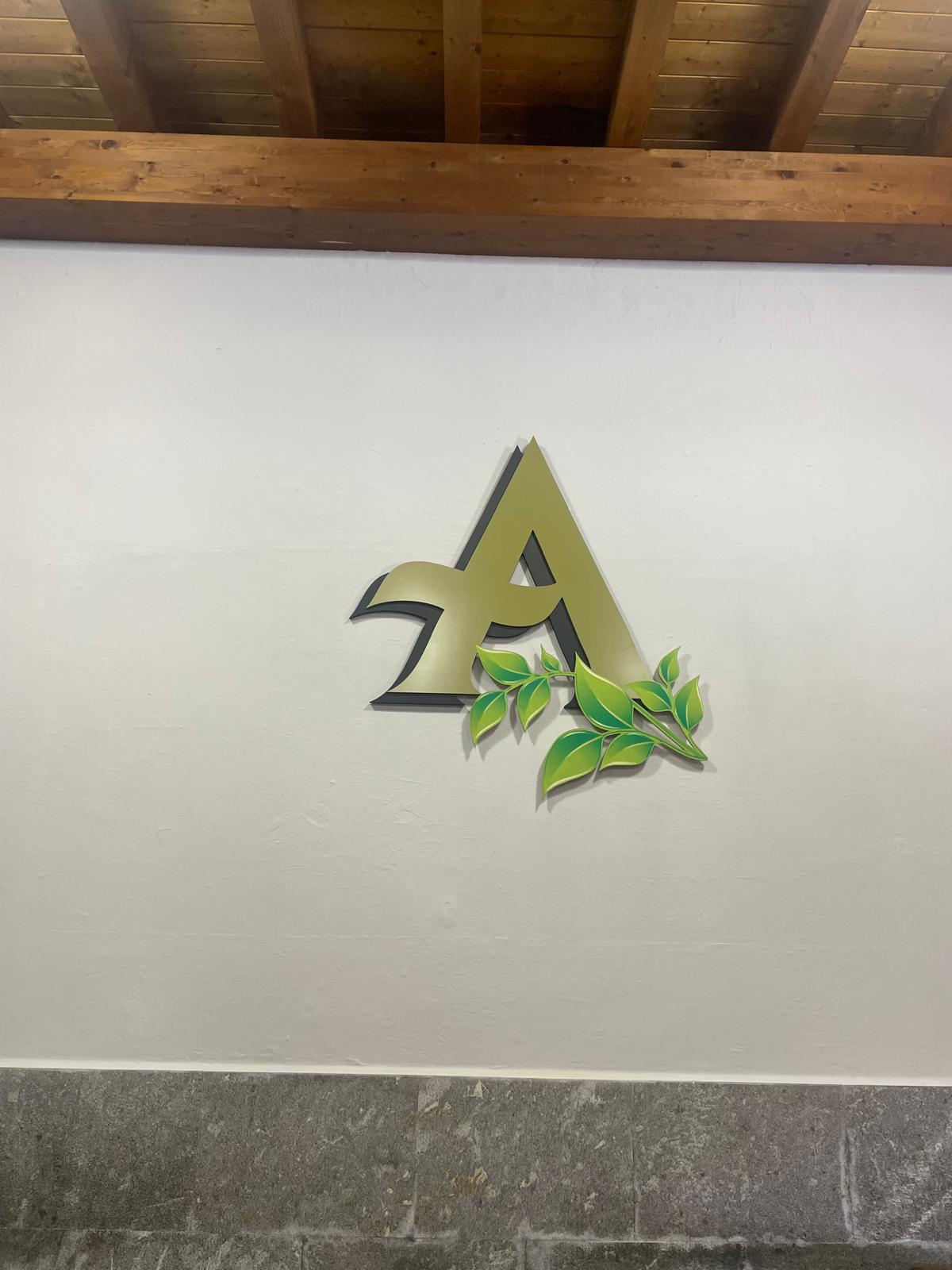 Logotipo corpóreo de PVC pintado — Sidrería Aburuza