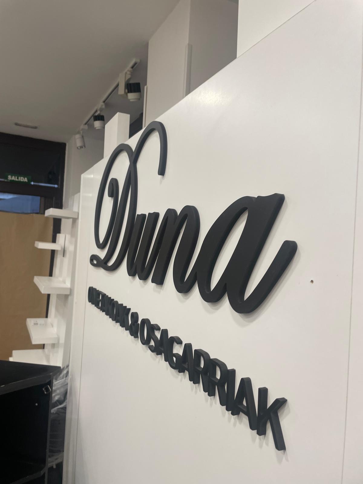 Letras de PVC recortadas — Duna, Tolosa