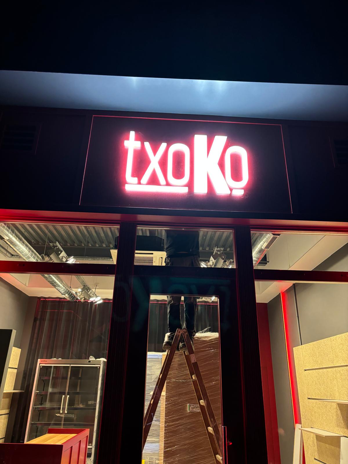 Rótulo luminoso TXOKO
